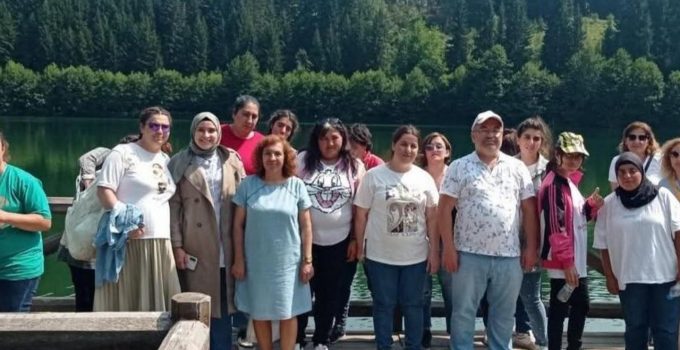 Kars Engelsiz Yaşam Merkezi’nden Karagöl’e moral dolu gezi