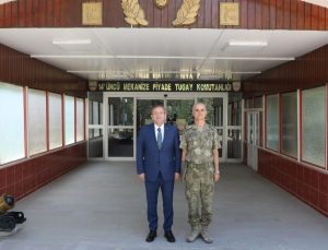 Kars Valisi Ziya Polat'tan Tuğgeneral Şahin Yenilmez’e veda ziyareti