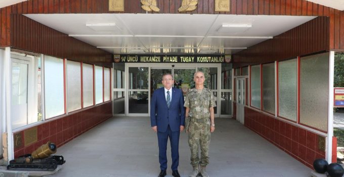Kars Valisi Ziya Polat'tan Tuğgeneral Şahin Yenilmez’e veda ziyareti