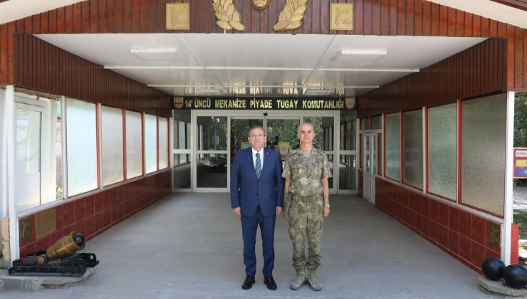 Kars Valisi Ziya Polat'tan Tuğgeneral Şahin Yenilmez’e veda ziyareti