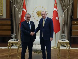 Cumhurbaşkanı Erdoğan, BBP Lideri Destici’yi Külliye’de ağırladı