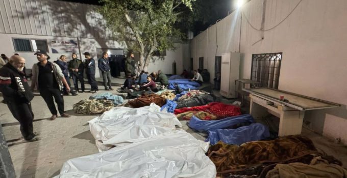 İsrail ordusu, Gazze’de gazetecilerin hedef alındığı hastane saldırısını üstlendi