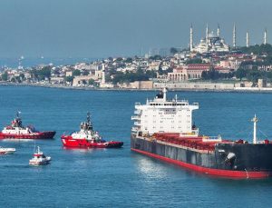 İstanbul Boğazı’nda kaybolan Rus yüzücü için arama çalışmaları sürüyor