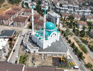 Kocaeli Belediyesi'nden cami çevrelerine estetik dokunuş
