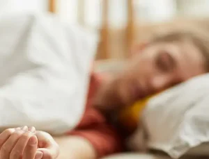 Uyku Apnesi: Tedavi edilmezse kalp ve diyabet riskini artırıyor