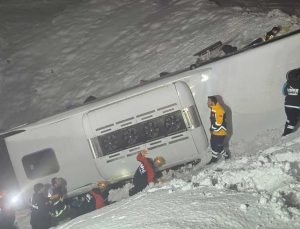 Bingöl’de yolcu otobüsü devrildi: 4 ölü, 35 yaralı
