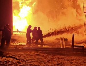 Ukrayna Rus petrol rafinerilerini hedef aldı