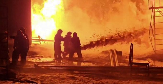 Ukrayna Rus petrol rafinerilerini hedef aldı