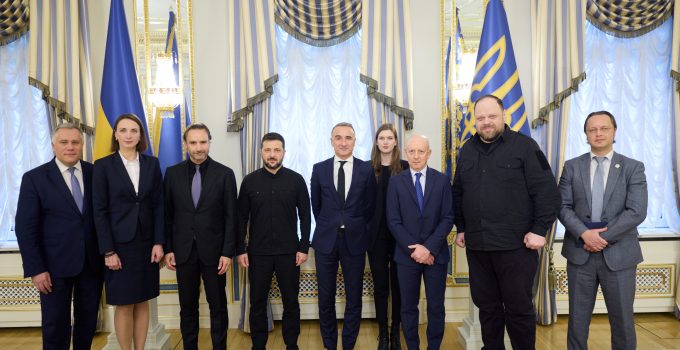 Zelenskiy: “Rusya Tarafından Kaçırılan Ukraynalı Çocukların Geri Dönüşü Bir Önceliktir”